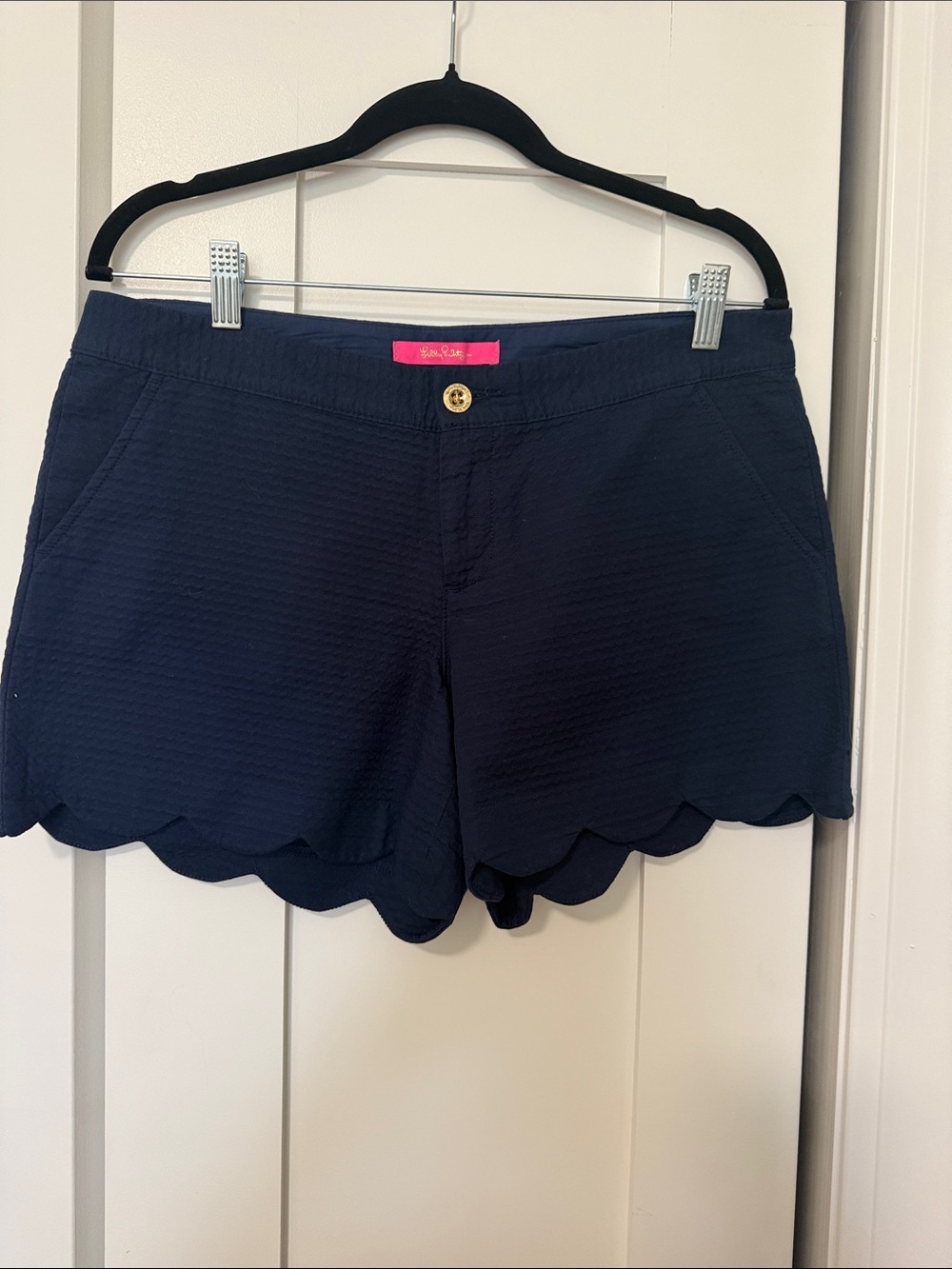 Lilly Pulitzer Navy Scallop Edge Shorts